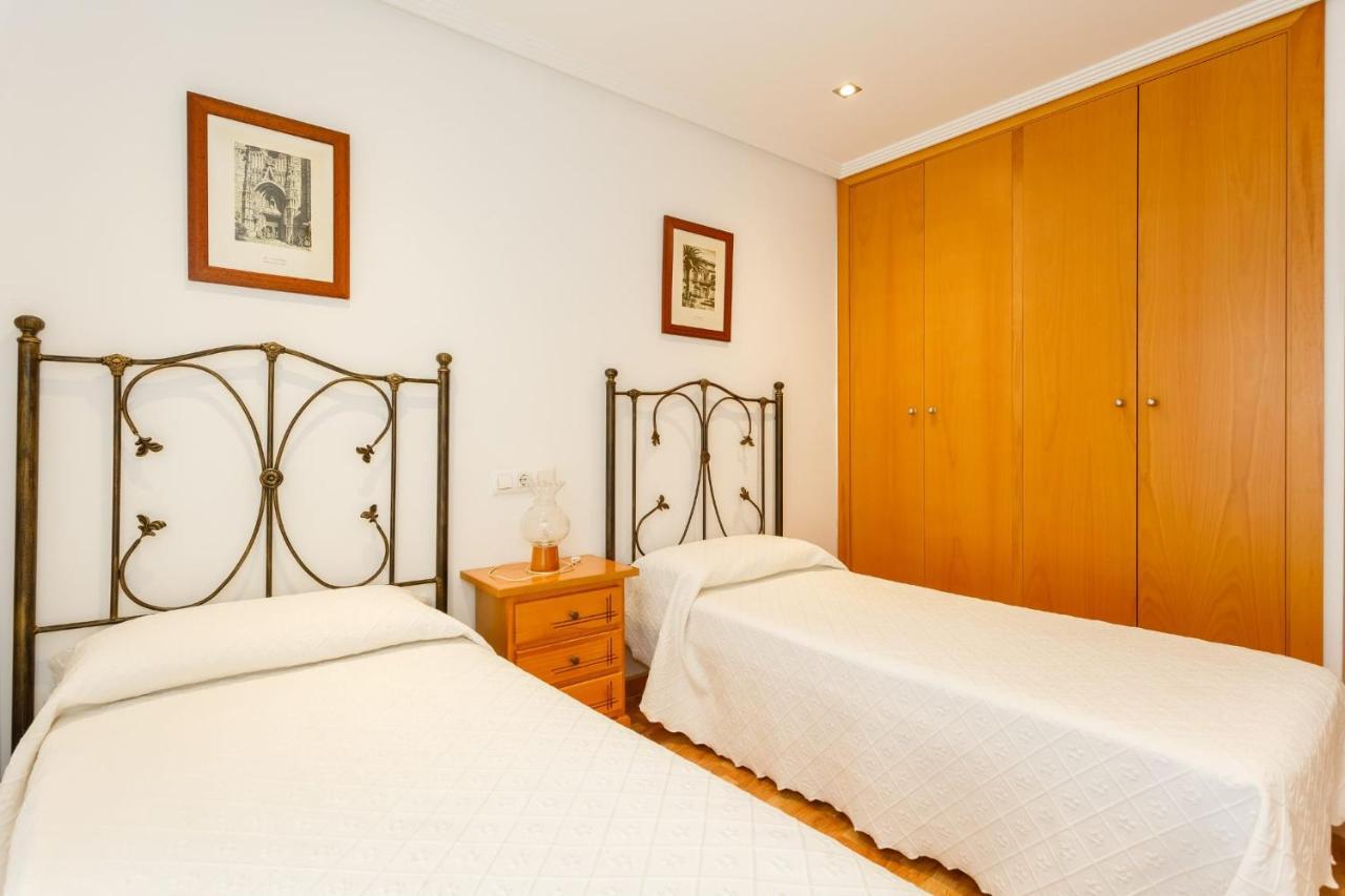 Gatu Villa Elvira Junto Al Hospital Y Playa 2 Dormit Y 2 Banos, Preferente Mayores De 25 Anos Y Familias Kadyks Zewnętrze zdjęcie